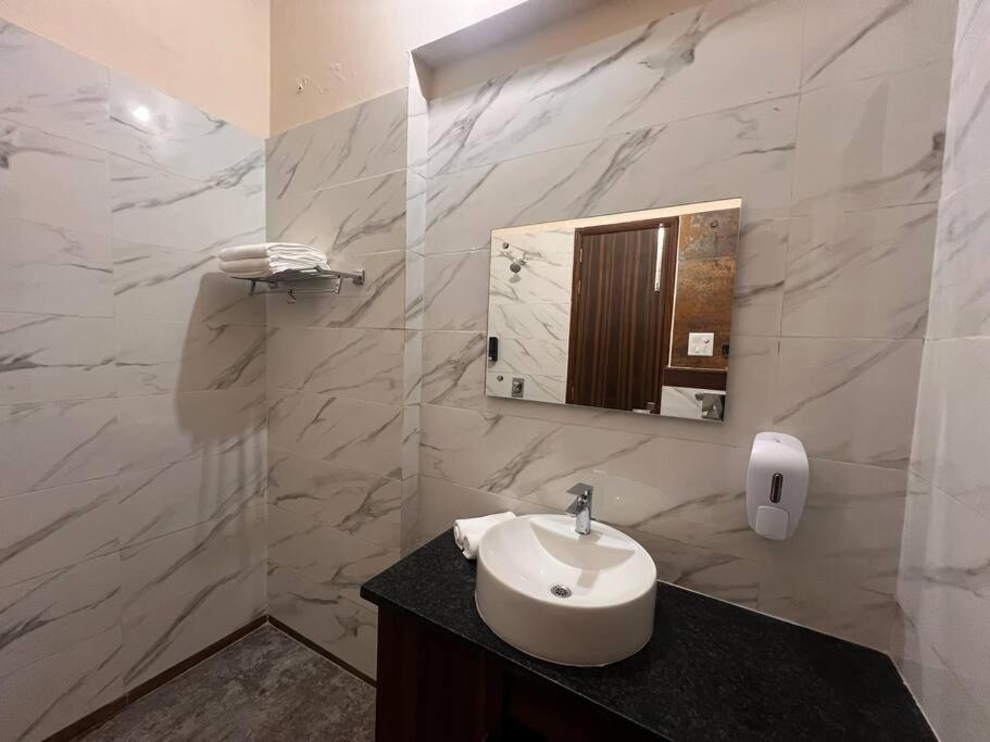 5Bhk Home Away From Home At Ranjit Avenue Amritsar Exterior foto