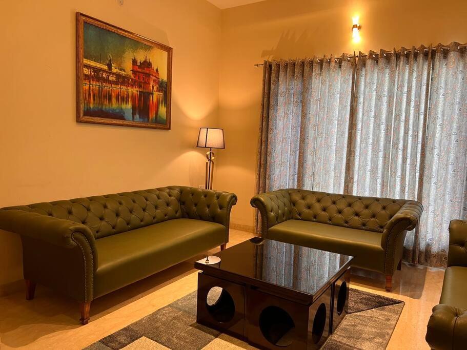 5Bhk Home Away From Home At Ranjit Avenue Amritsar Exterior foto